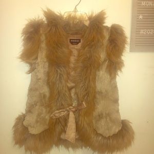 Bebe fur vest